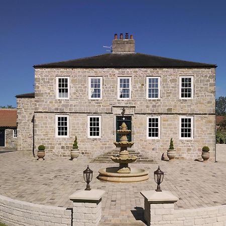 Killerby Old Hall With Hot Tub And Swimming Pool Scarborough Exterior photo